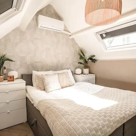 King Apartment *